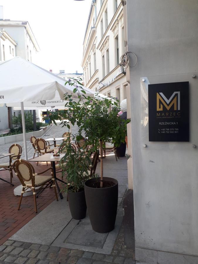 Marzec Apartamenty Gniezno Exterior photo